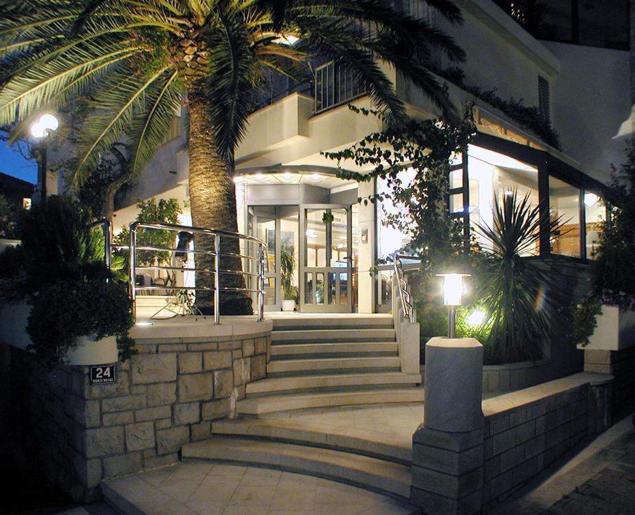 Hotel Villa Marija Tucepi Exterior photo